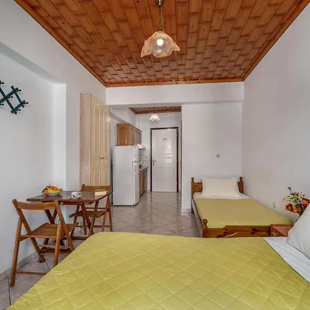 아파트호텔 Myrtoo Kyparíssion